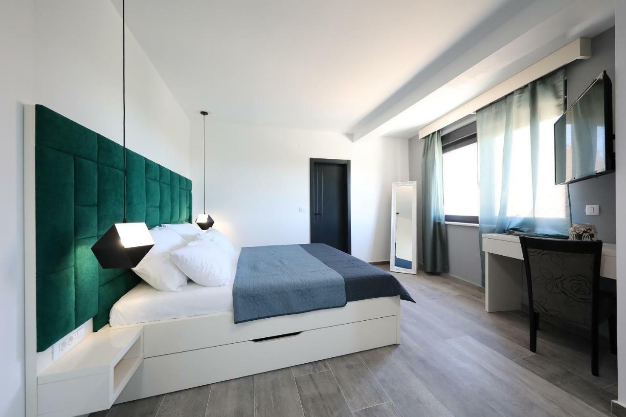 Boutique Cosmopolis Bed & Breakfast