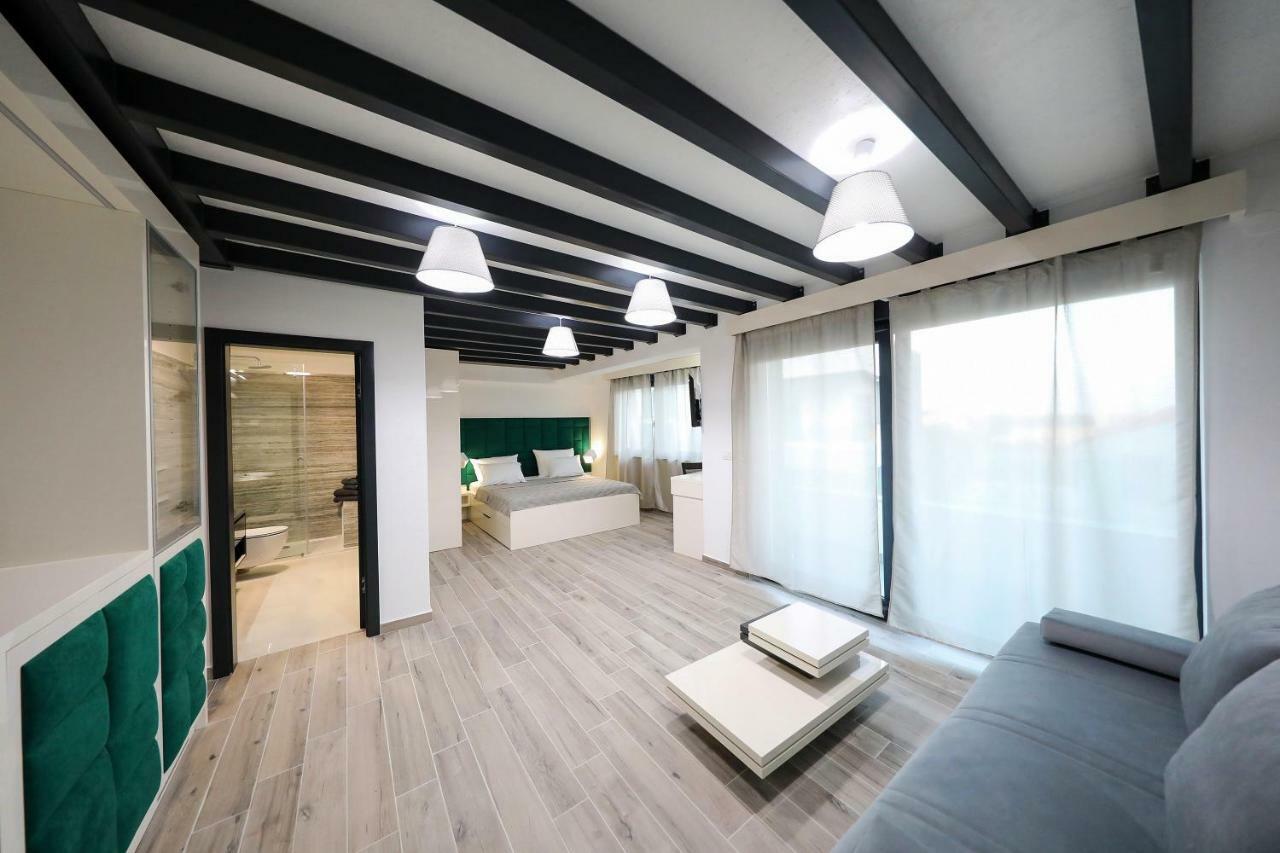 Boutique Cosmopolis 4*